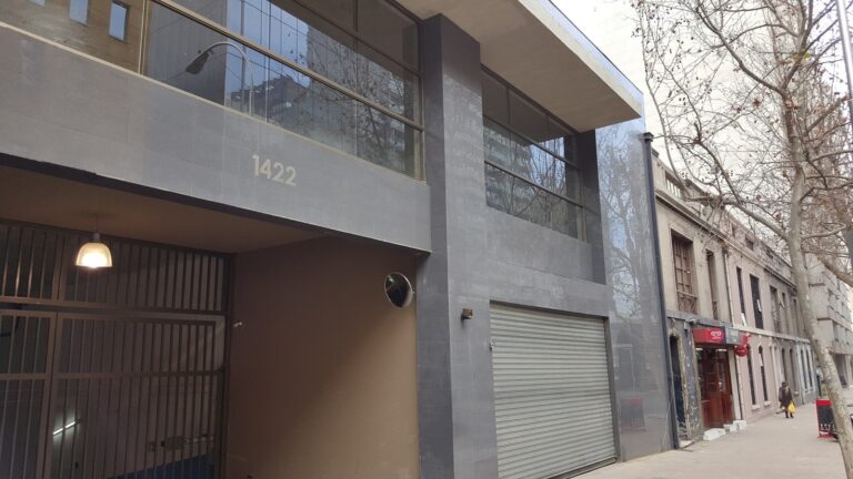 Venta / Arriendo Local N°4 de General Mackenna N°1428 Santiago Centro, Chile